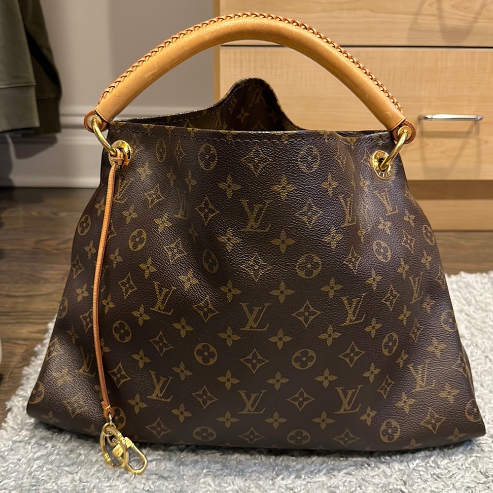 ✨Louis Vuitton Monogram Artsy MM✨
